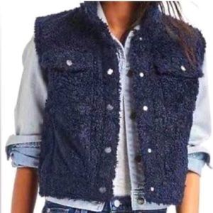 GAP WOMENS NAVY SHERPA VEST-NWOT